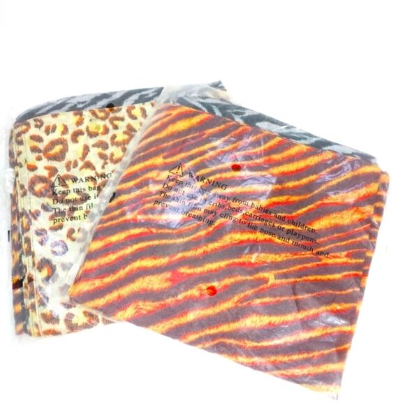 New in package 12 piece animal print safari cloth napkin set - Picture 2 of 4